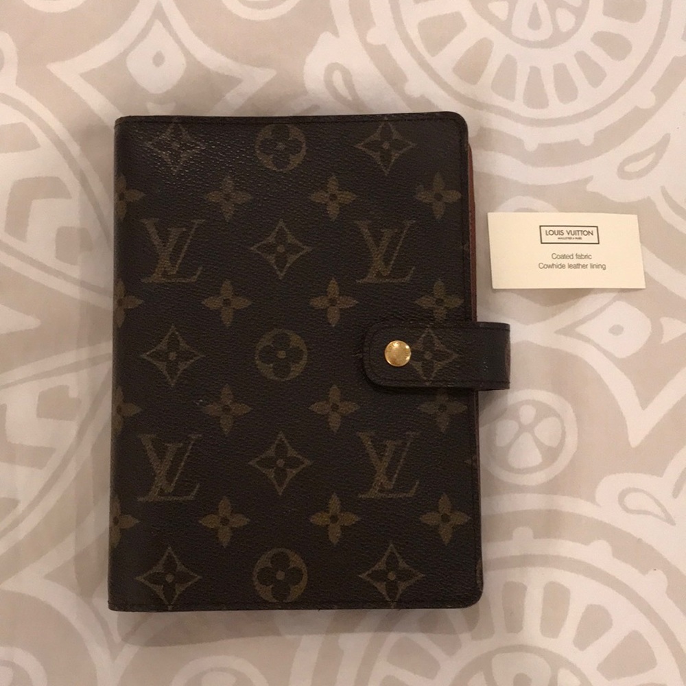 Louis Vuitton Medium Ring Agenda Cover